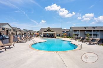 Zero entry saltwater swimming pool